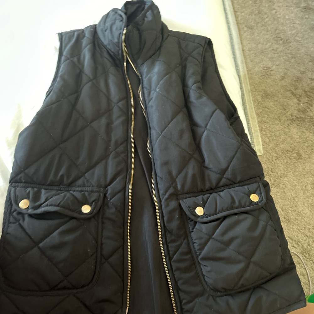 Black puffer vest great condition Francesca’s
